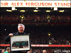 Man Utd Stand Renamed 曼聯(lián)命名‘弗格森看臺(tái)’