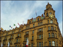 Harrods 英國(guó)有名的哈羅斯百貨商店