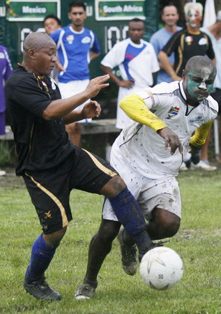 Inmates team up for World Cup behind bars