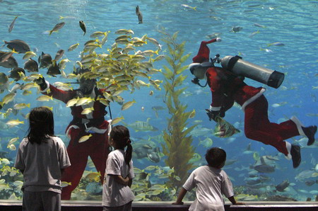 Santa Claus inside oceanarium at Manila Ocean Park