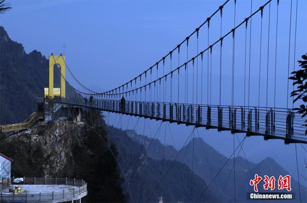 四川八臺山建世界最高玻璃橋 你敢去走走嗎？