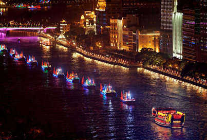 運動員“乘舟巡游” boat parade