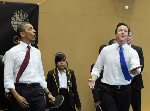 US President Barack Obama and first lady Michella Obama in Britain and Ireland